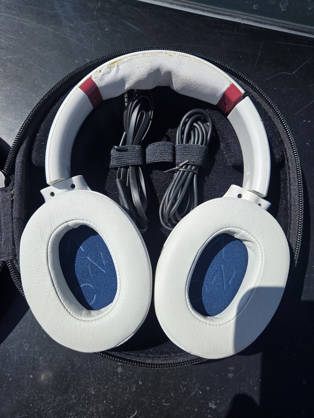 SKULLCANDY VENUE ANC WIRELESS WHITE HEADPHONES